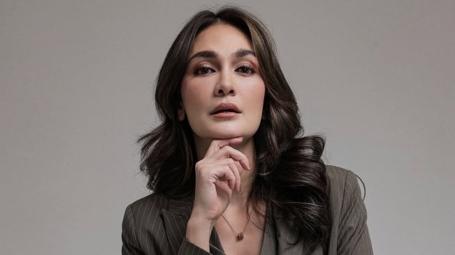 Luna Maya: Aktris dan Selebriti Indonesia yang Multitalenta