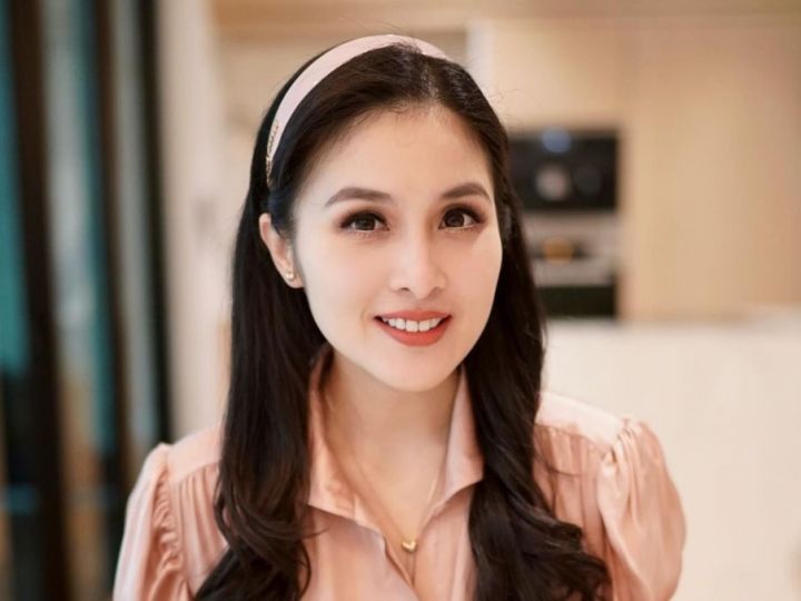 Sandra Dewi: Aktris dan Selebriti Indonesia yang Multitalenta