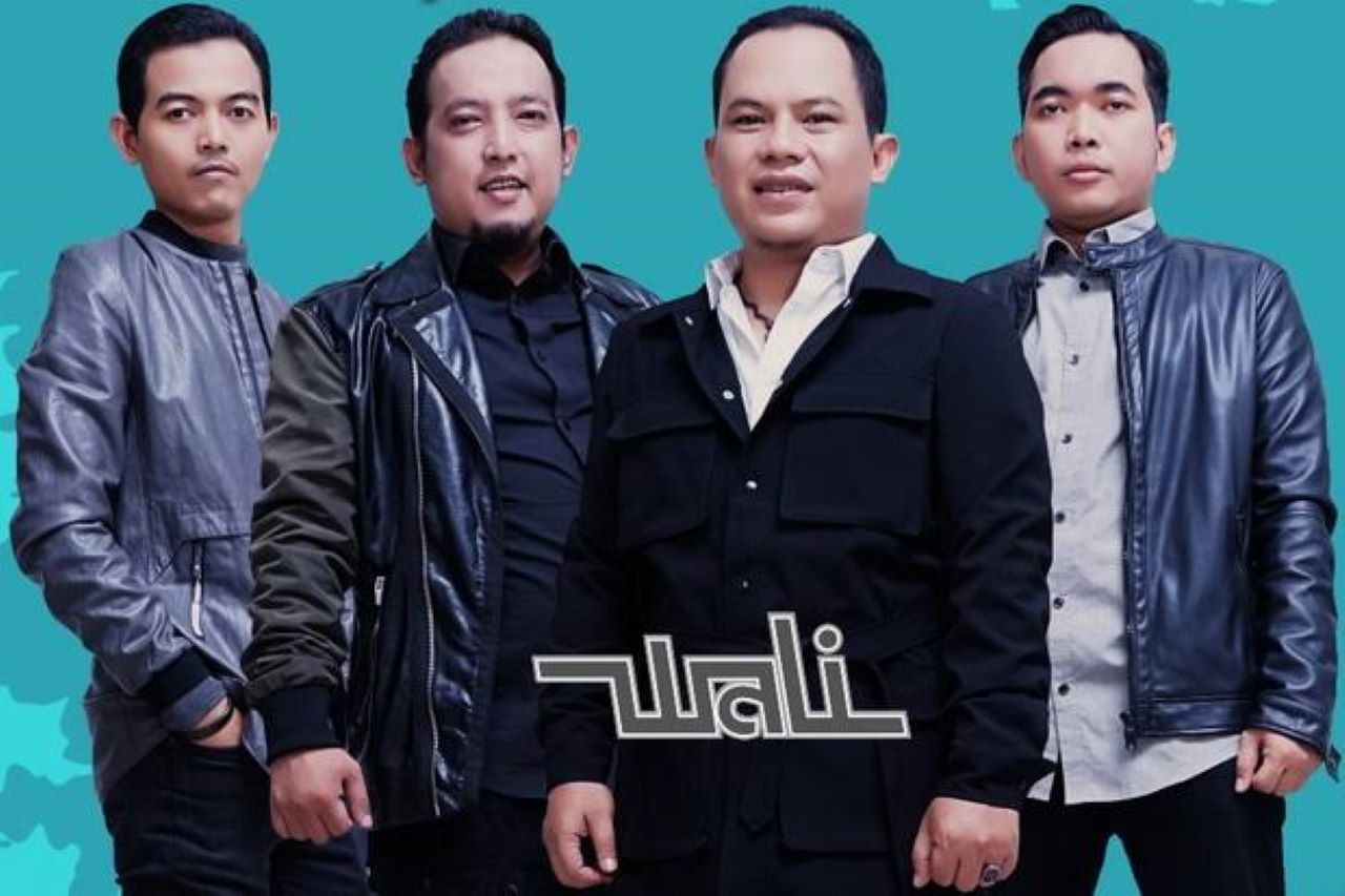 Band Terbaik Candy: Profil dan Perjalanan Musik Mereka